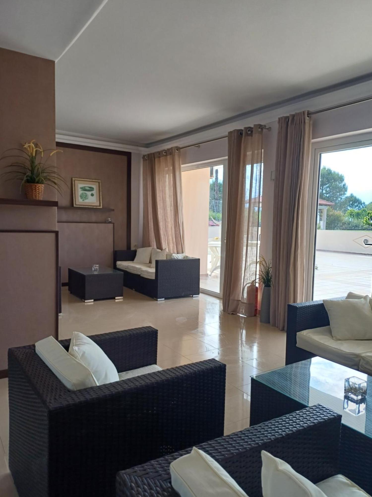 Aktaion Apartment *